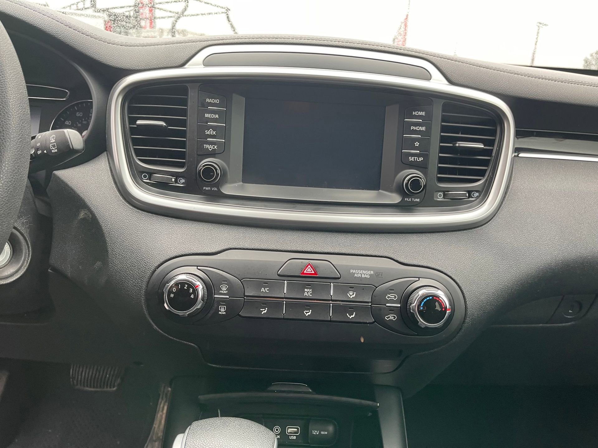 Used 2020 Kia Sorento LX image 17