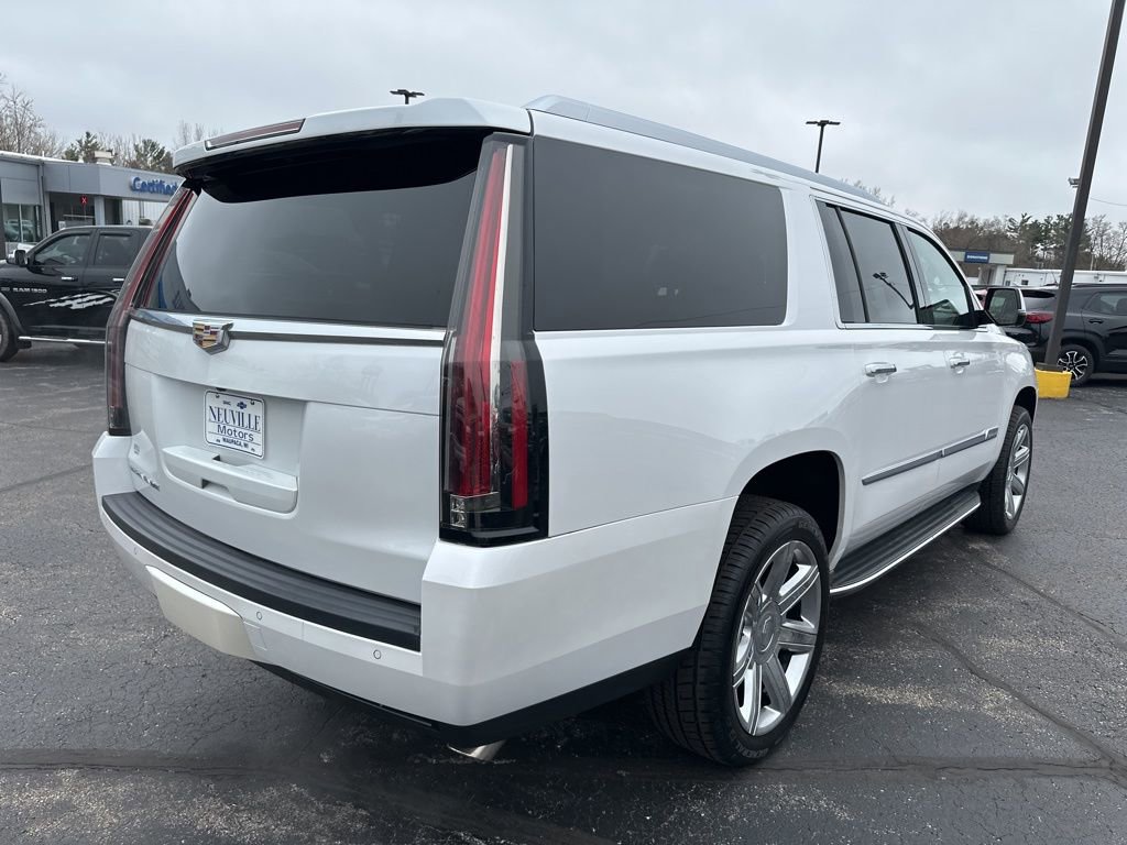 Used 2016 Cadillac Escalade ESV Luxury image 3
