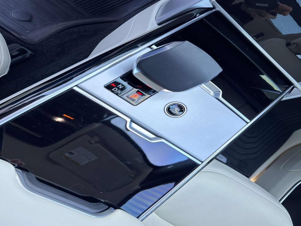 Certified 2025 Land Rover Range Rover SE AWD/4WD image 27