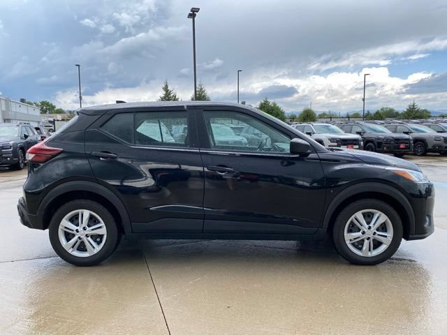 Used 2022 Nissan Kicks S FWD image 6