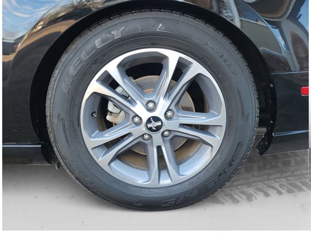 Used 2014 Ford Mustang Convertible image 17