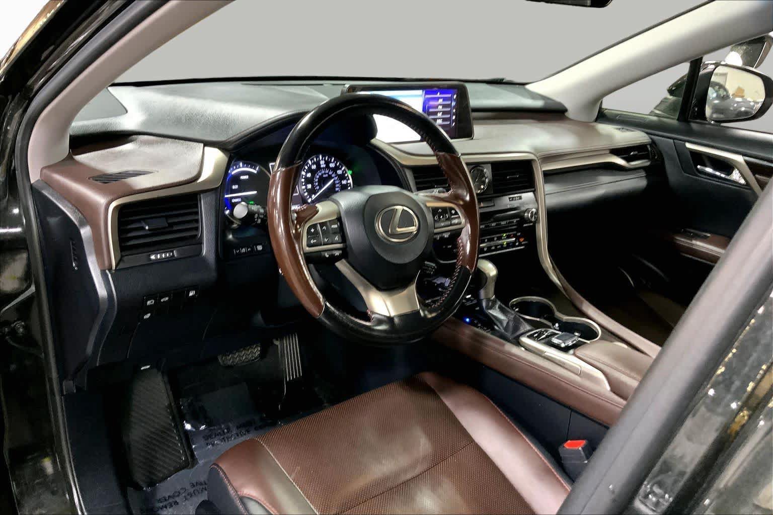 Used 2018 Lexus RX 450hL Premium w/ Premium Package AWD/4WD image 18
