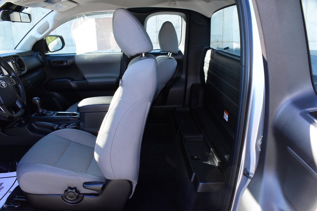 Used 2018 Toyota Tacoma SR AWD/4WD image 19