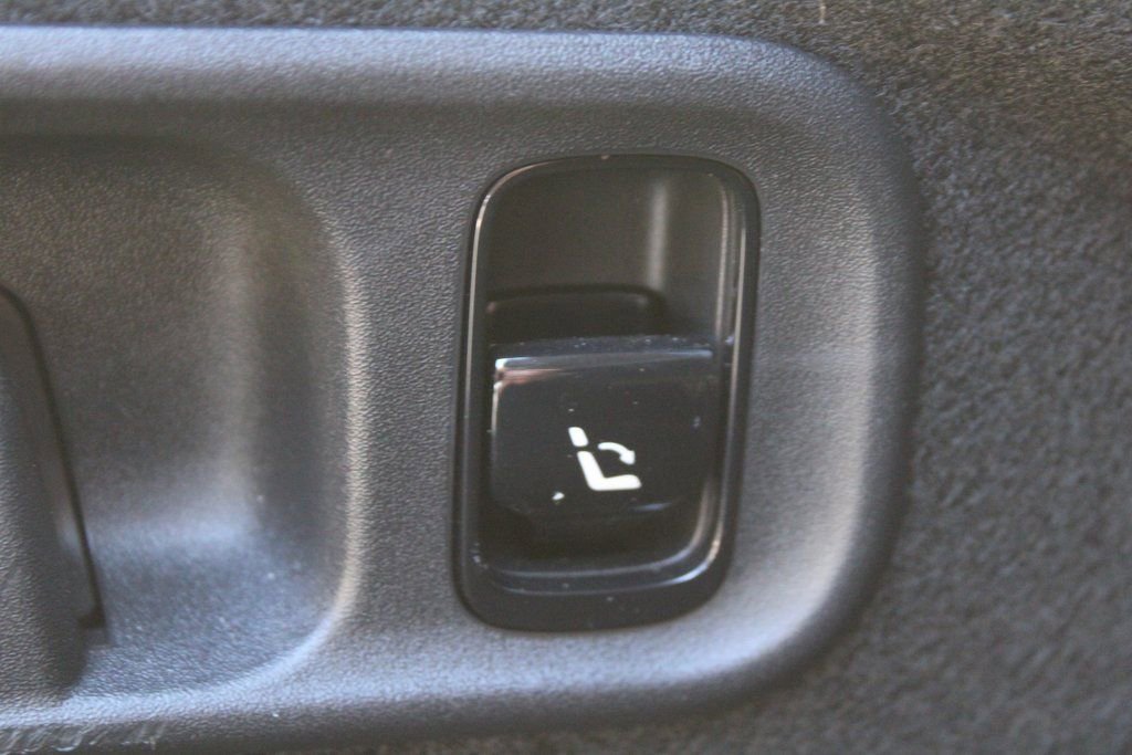Used 2024 Mercedes-Benz C 300 Sedan image 10