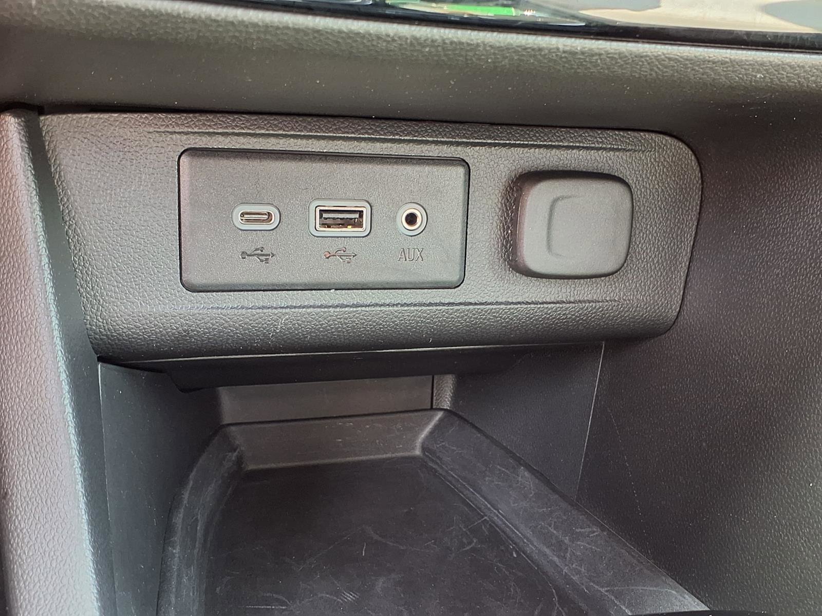 Used 2023 Buick Encore GX Preferred w/ Cold Weather Comfort Package image 11