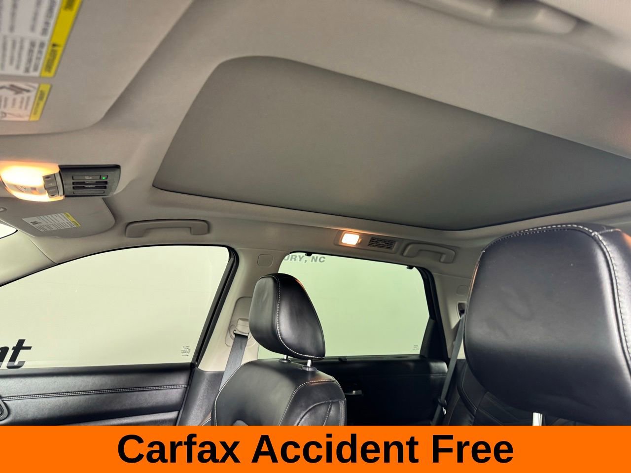 Used 2023 Nissan Pathfinder Platinum w/ Cargo Package image 3