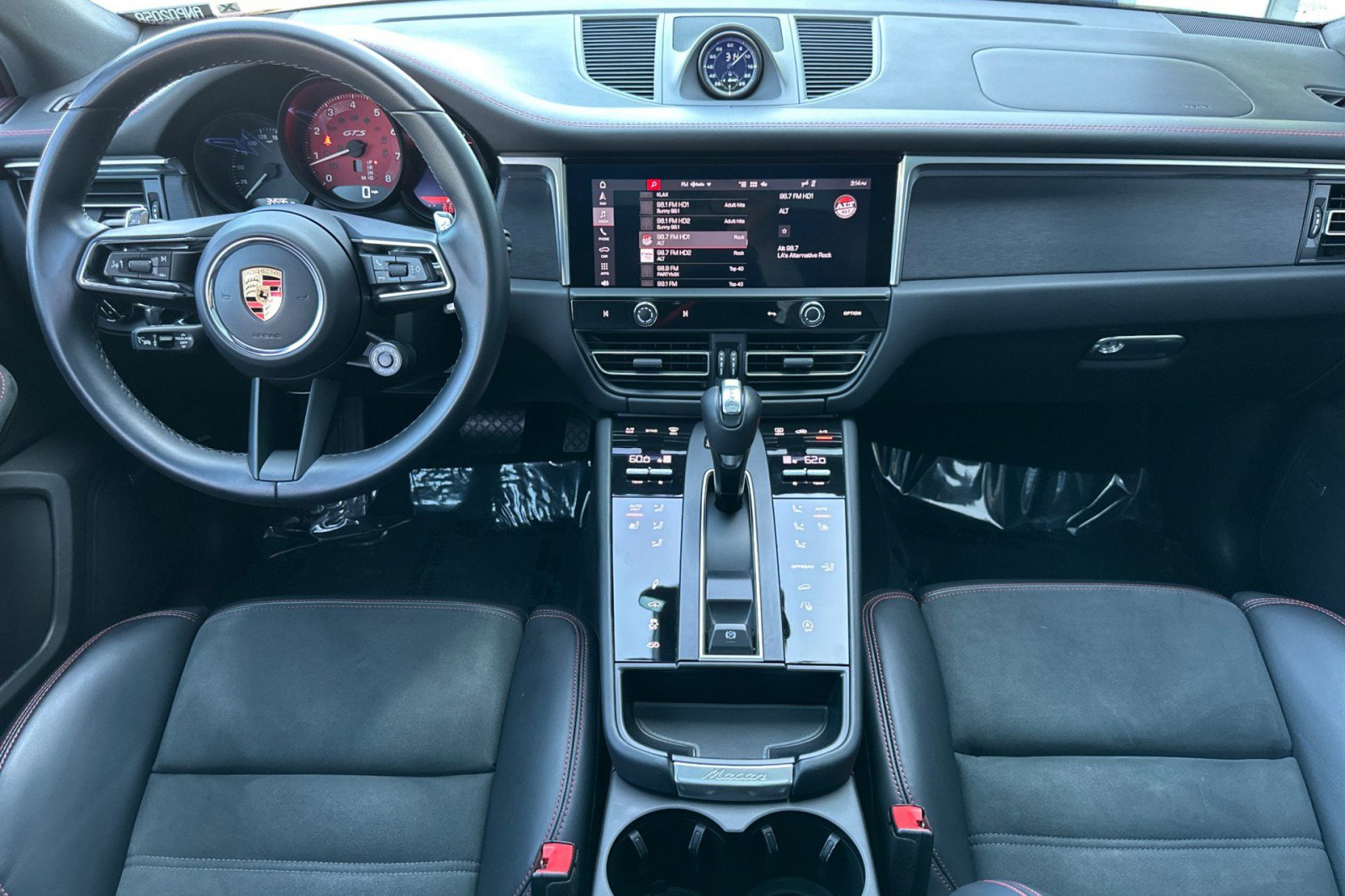 Certified 2024 Porsche Macan GTS AWD/4WD image 6
