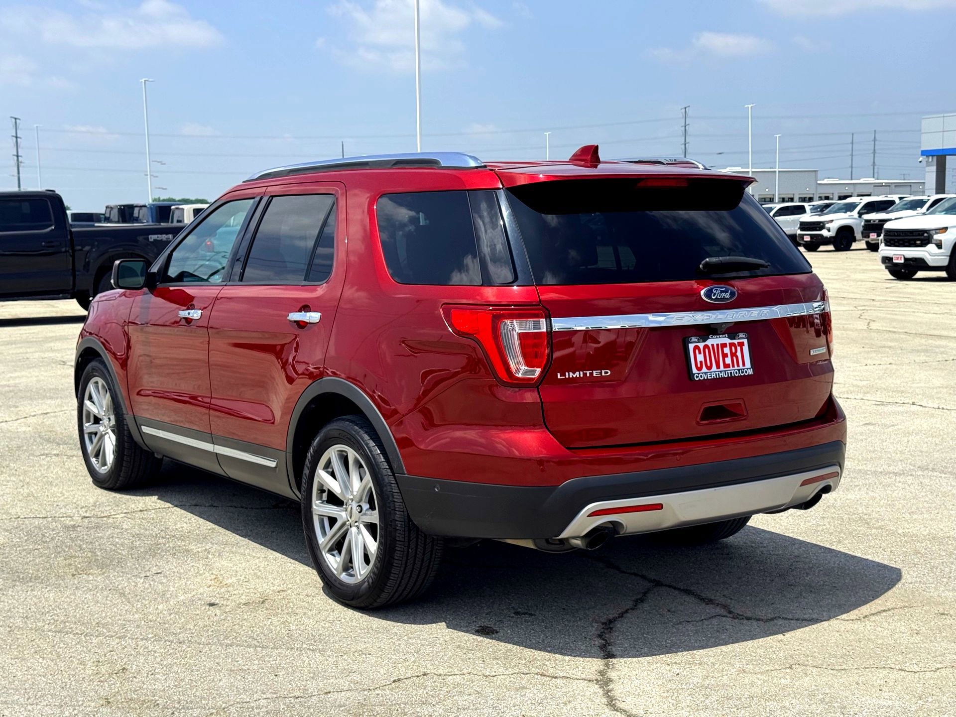 Used 2017 Ford Explorer Limited w/ Equipment Group 301A FWD image 10