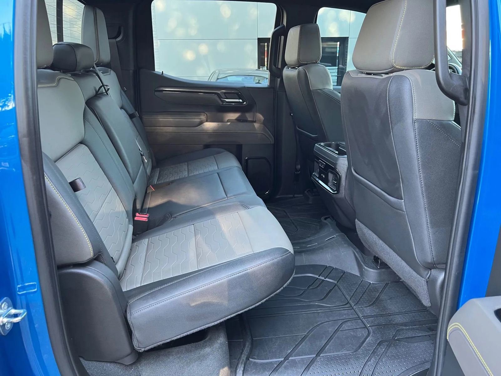 Used 2023 Chevrolet Silverado 1500 ZR2 w/ Technology Package image 9