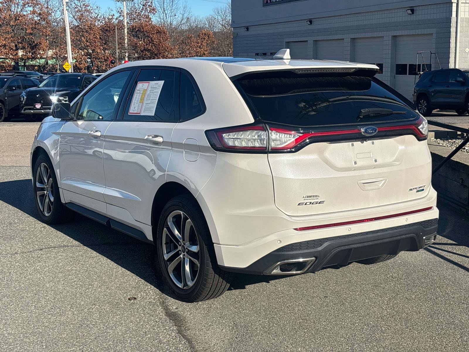 Used 2018 Ford Edge Sport w/ Technology Package image 3