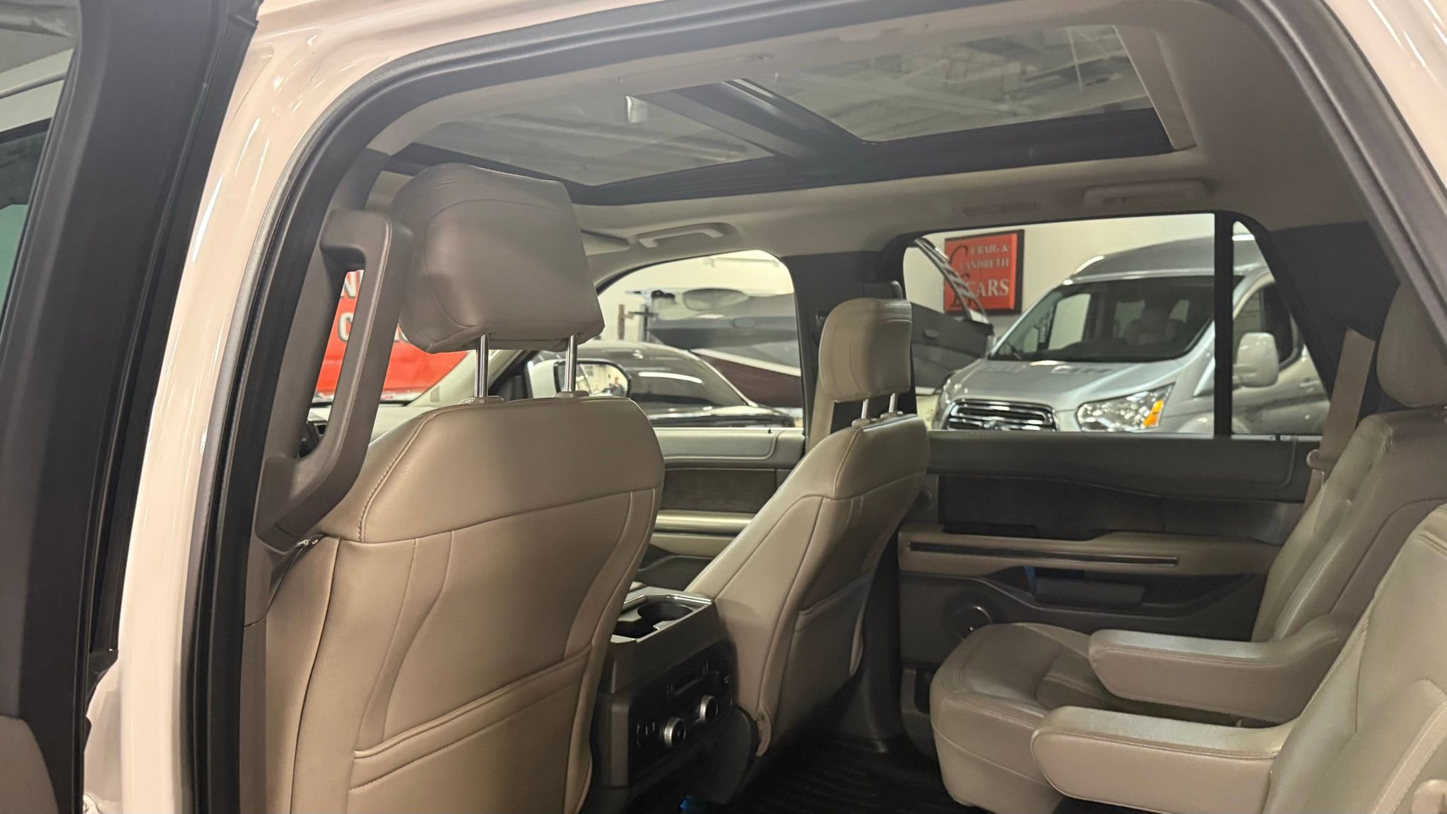 Used 2019 Ford Expedition Limited image 26
