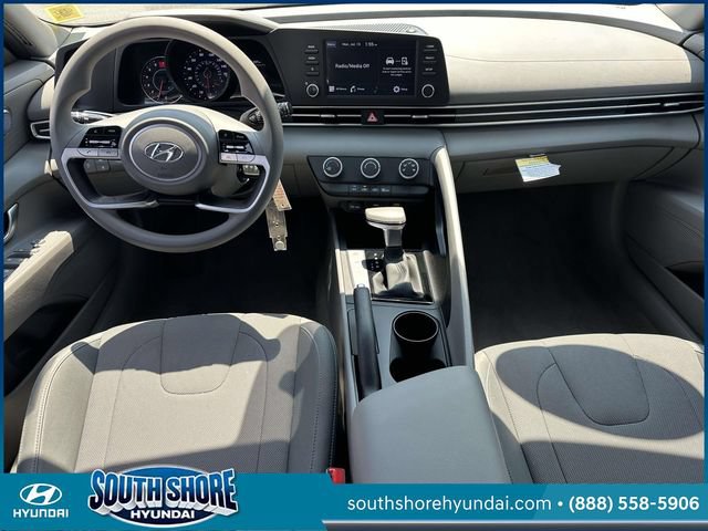 Certified 2023 Hyundai Elantra SE FWD image 17