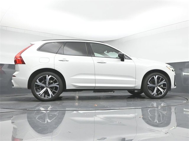 Used 2022 Volvo XC60 B6 R-Design w/ Protection Package Premier image 42