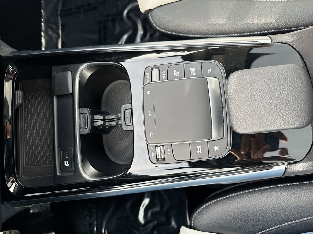 Used 2021 Mercedes-Benz GLB 250 4MATIC image 21