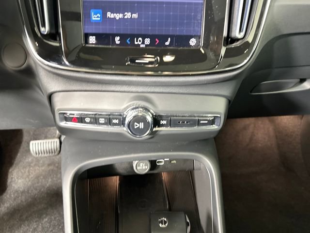 Used 2023 Volvo XC40 Recharge Ultimate image 23