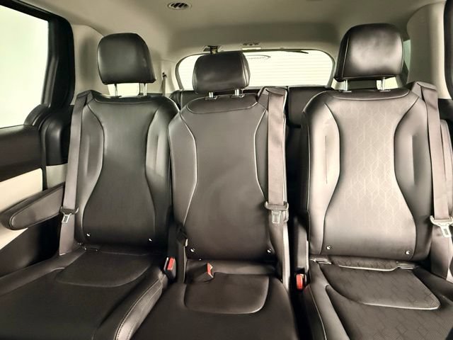 Used 2023 Kia Carnival LX FWD image 34