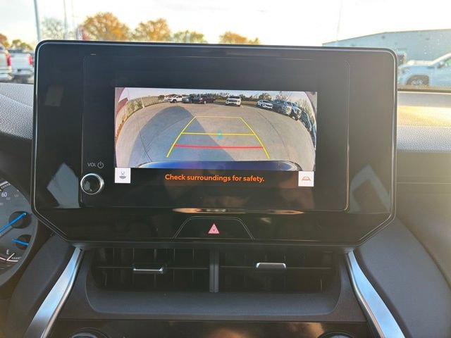 Used 2023 Toyota Venza LE image 13