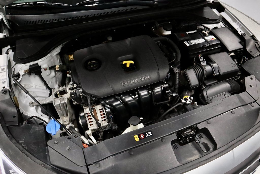 Used 2020 Hyundai Elantra Limited w/ Cargo Package (C1) image 15