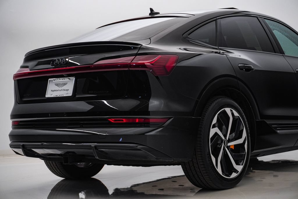 Used 2022 Audi e-tron Premium Plus w/ Premium Plus Package AWD/4WD image 11