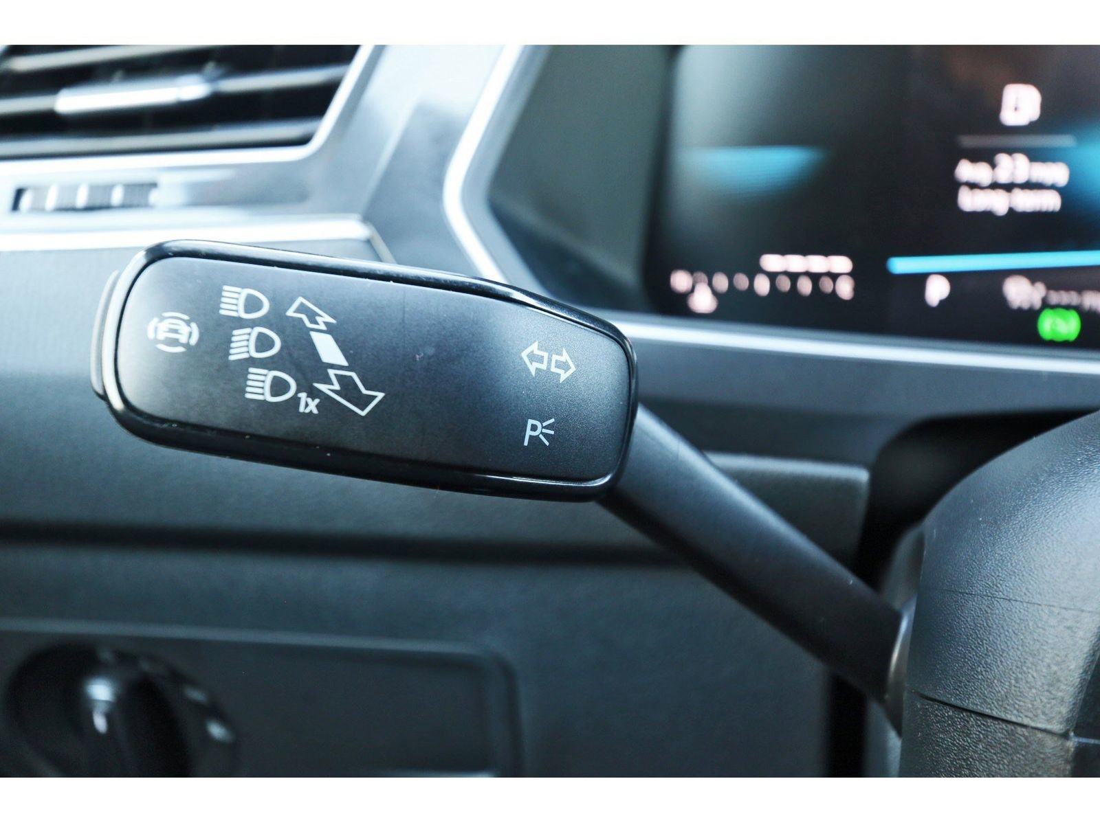 Used 2024 Volkswagen Tiguan SE R-Line w/ MDO Package, Three-Row image 21