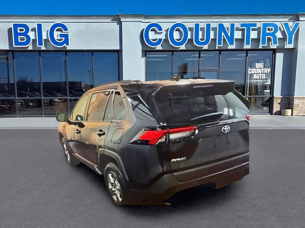Used 2023 Toyota RAV4 LE AWD/4WD image 3