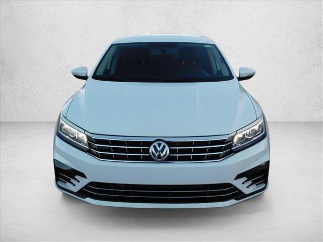 Used 2018 Volkswagen Passat 2.0T R-Line w/ R-Line Lighting Package FWD image 2