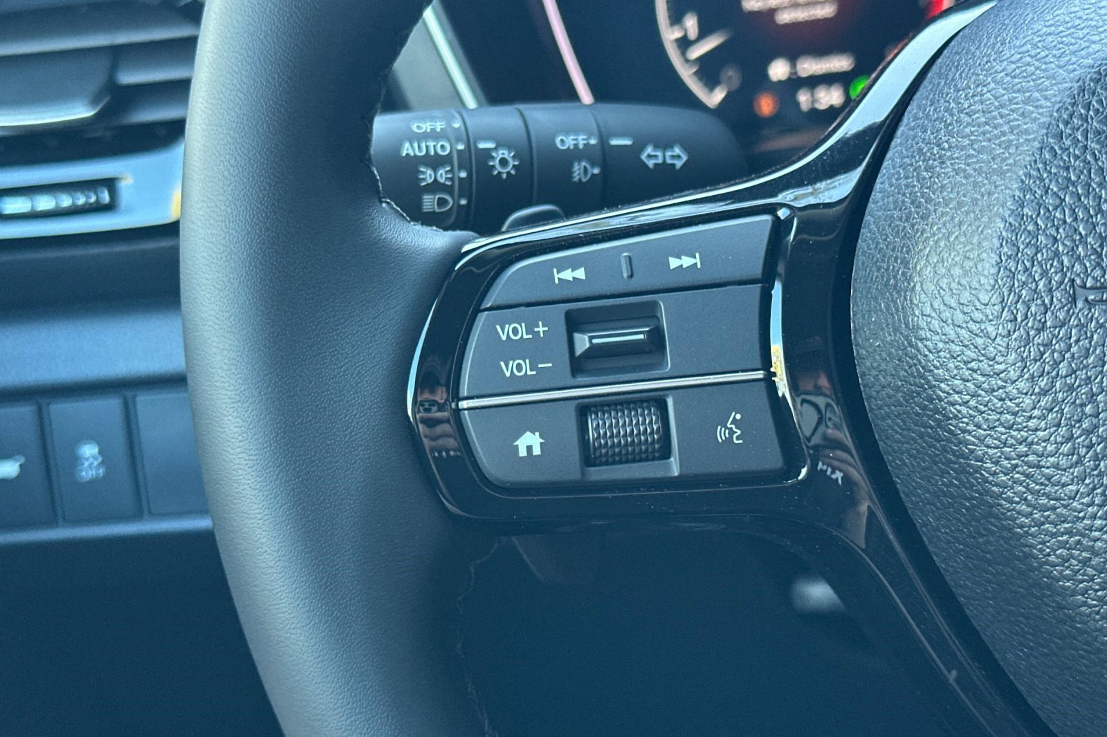 Used 2025 Honda Pilot EX-L image 29