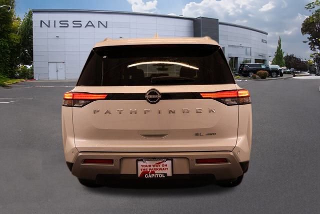 New 2025 Nissan Pathfinder SL image 3