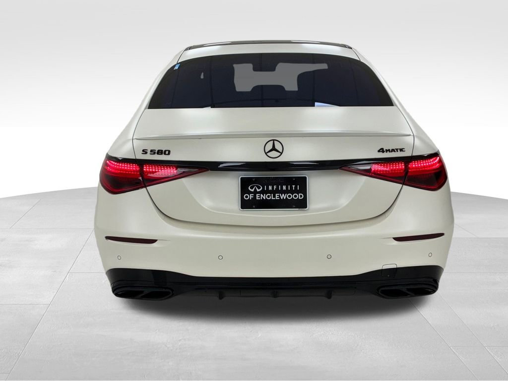 Used 2022 Mercedes-Benz S 580 4MATIC Sedan w/ AMG Line Package image 6