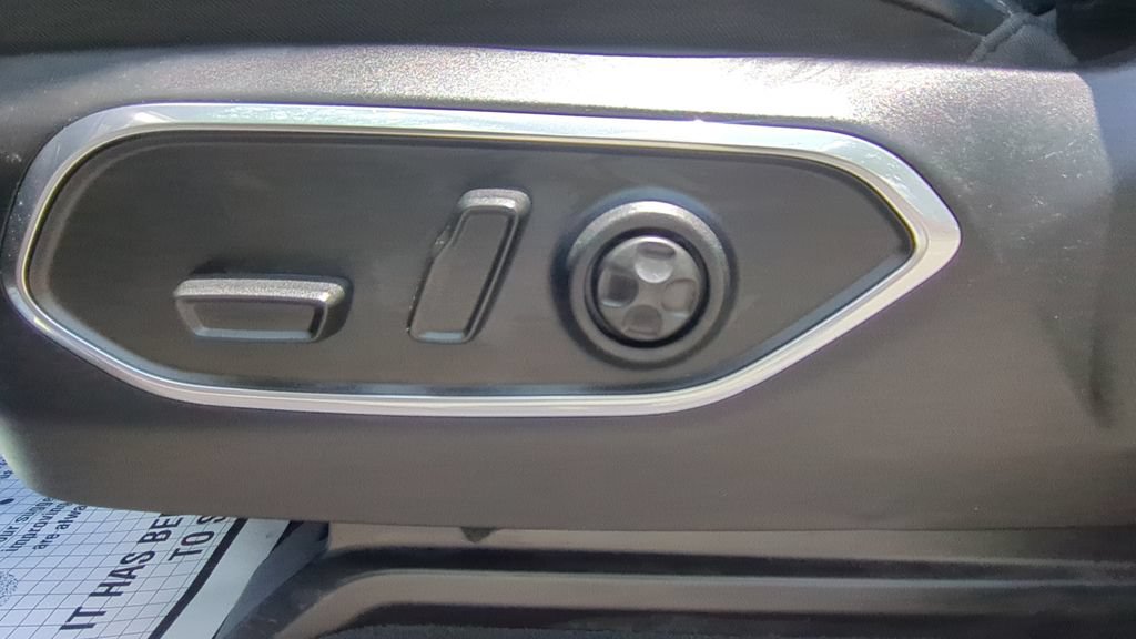 Used 2024 Jeep Wagoneer Series II RWD image 26