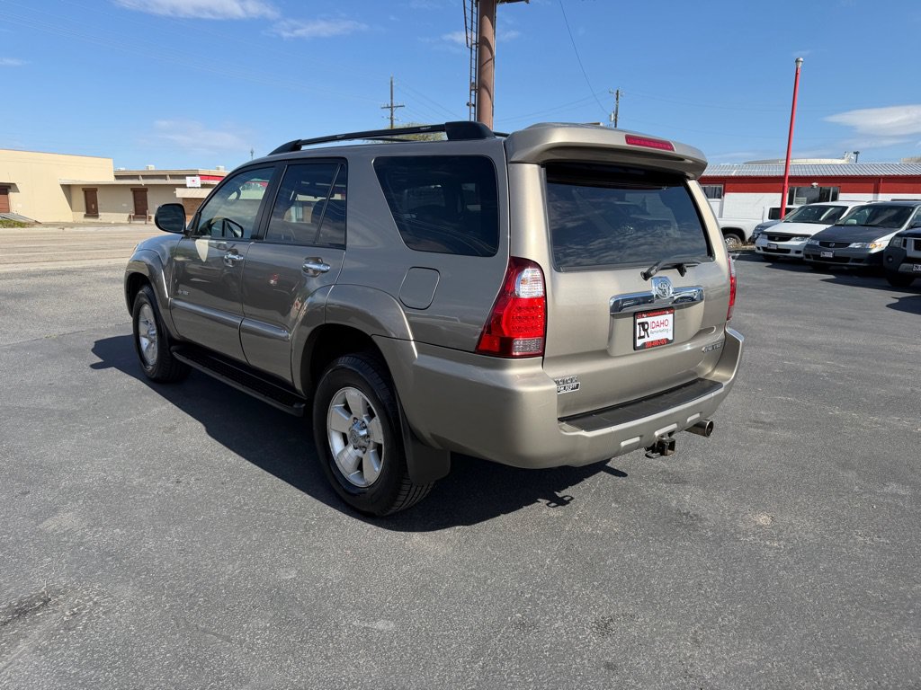 Used 2008 Toyota 4Runner SR5 AWD/4WD image 4