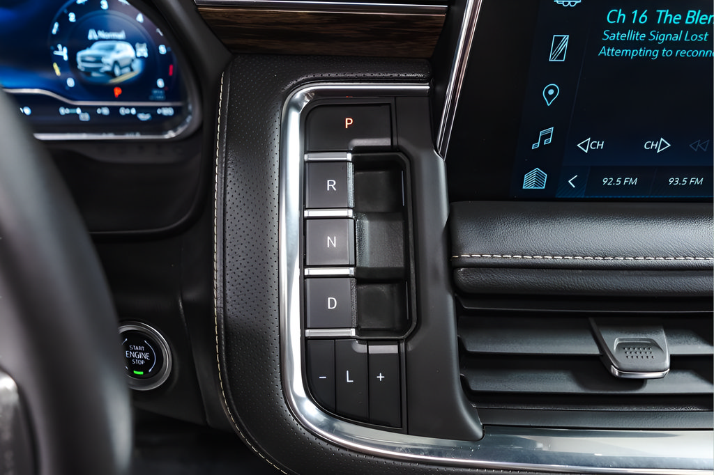 Used 2022 Chevrolet Tahoe Premier AWD/4WD image 17