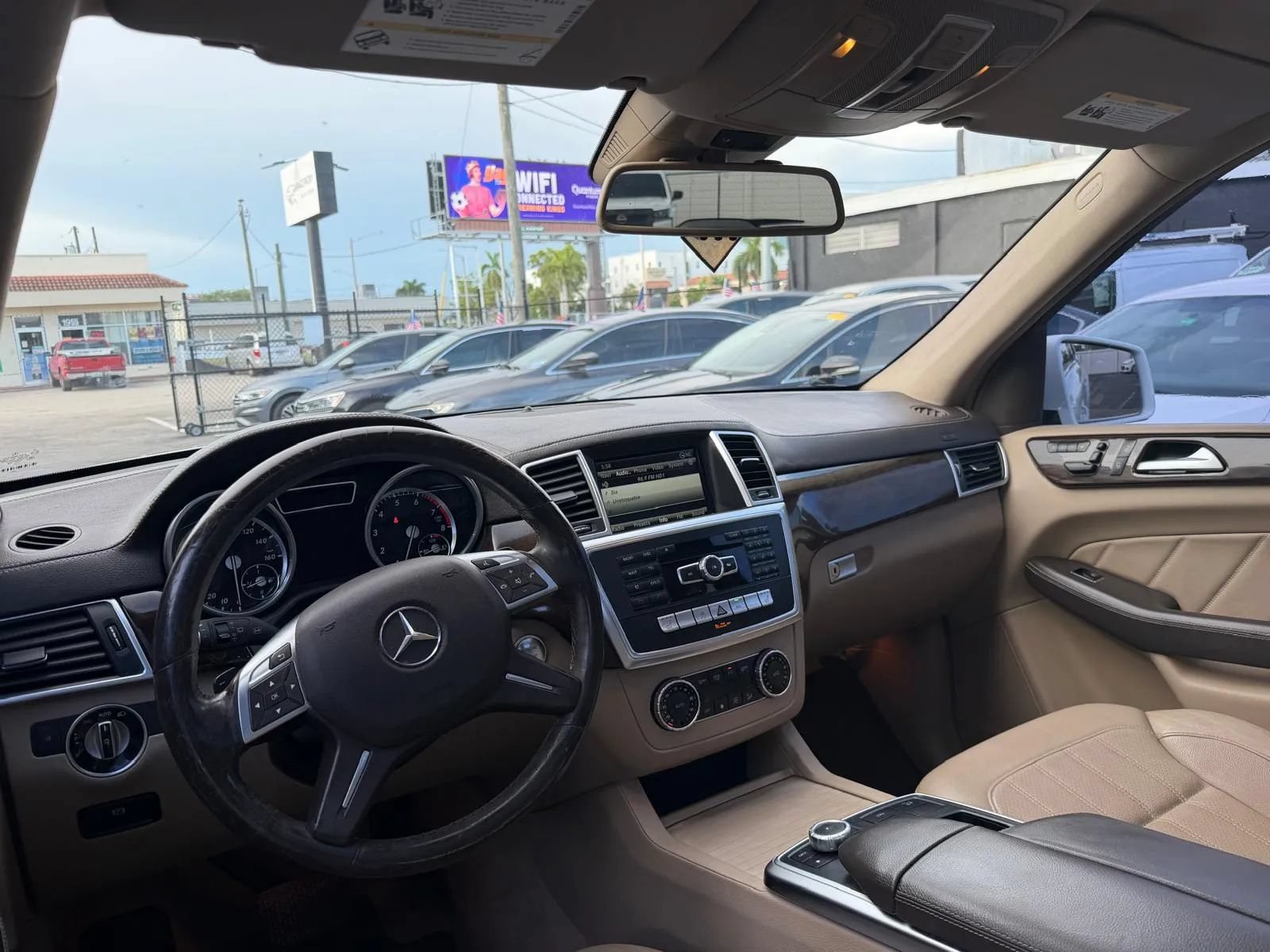 Used 2016 Mercedes-Benz GL 450 4MATIC w/ Premium I Package image 16