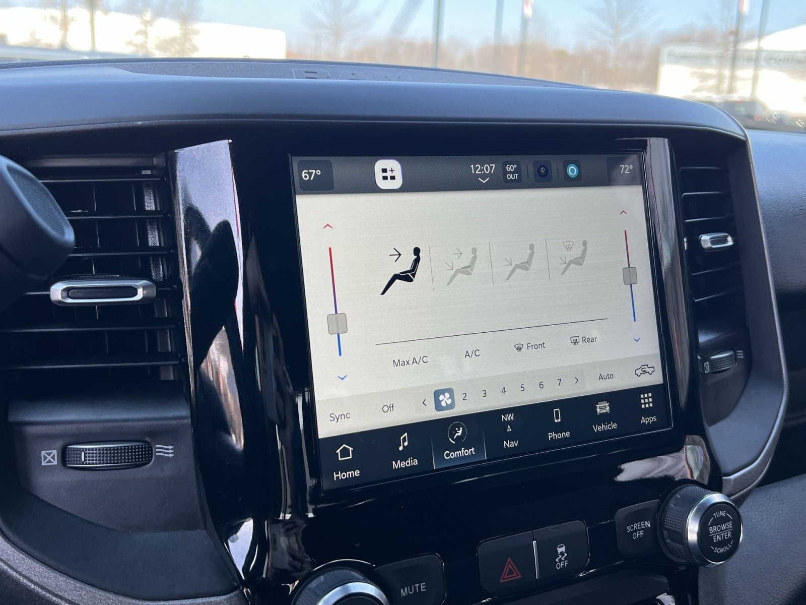 Used 2024 RAM 2500 Tradesman w/ Chrome Appearance Group image 20