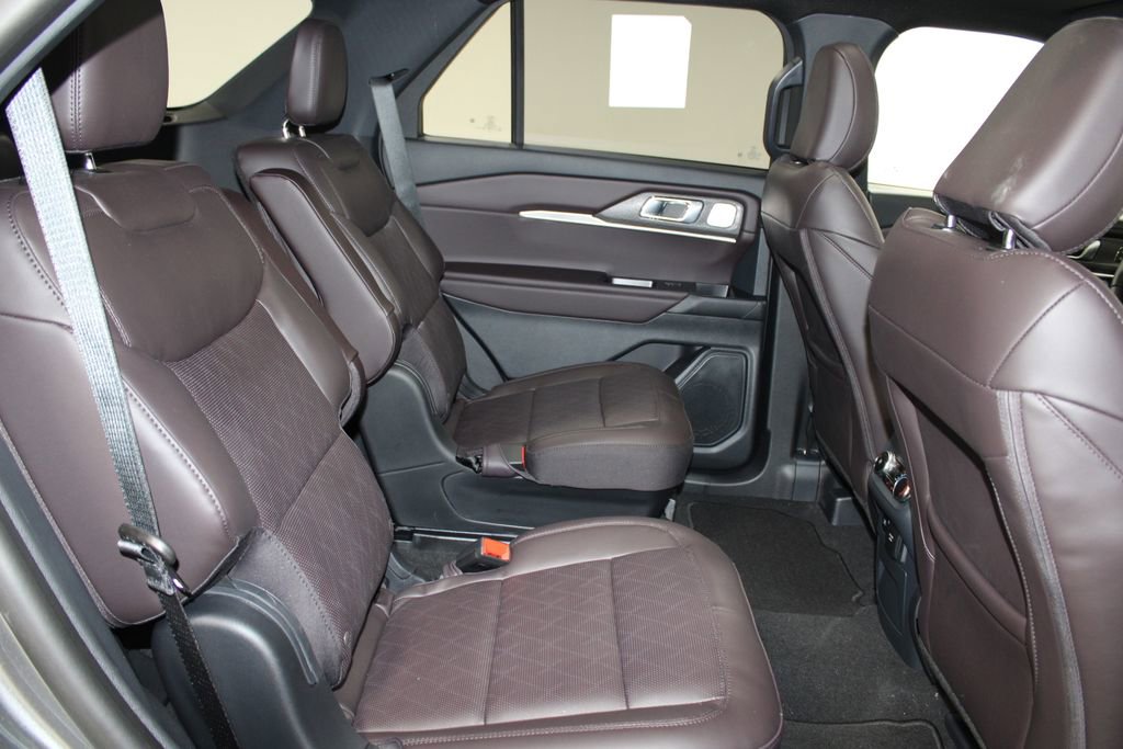 New 2026 Ford Explorer Platinum image 32