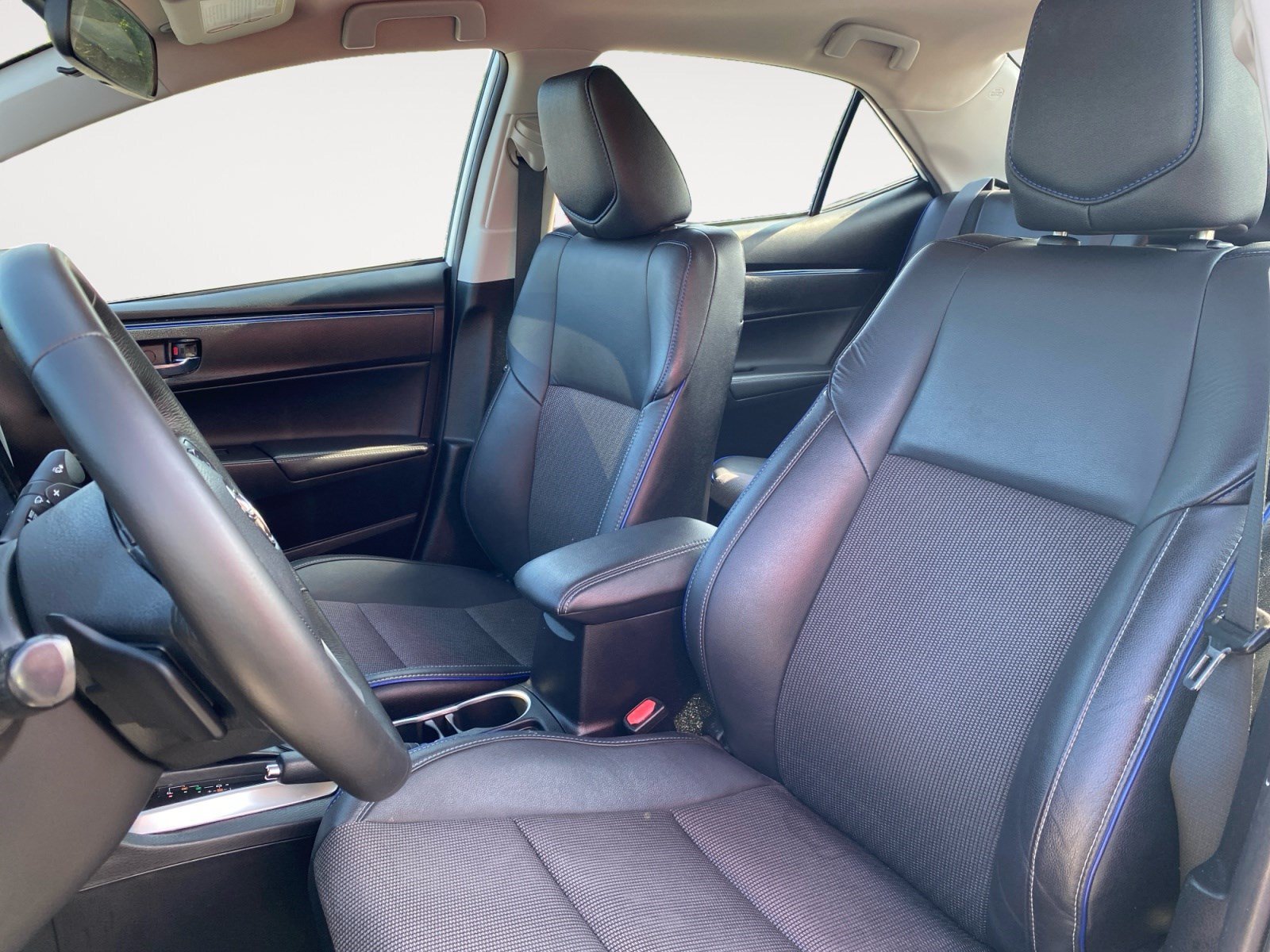 Used 2018 Toyota Corolla SE FWD image 10