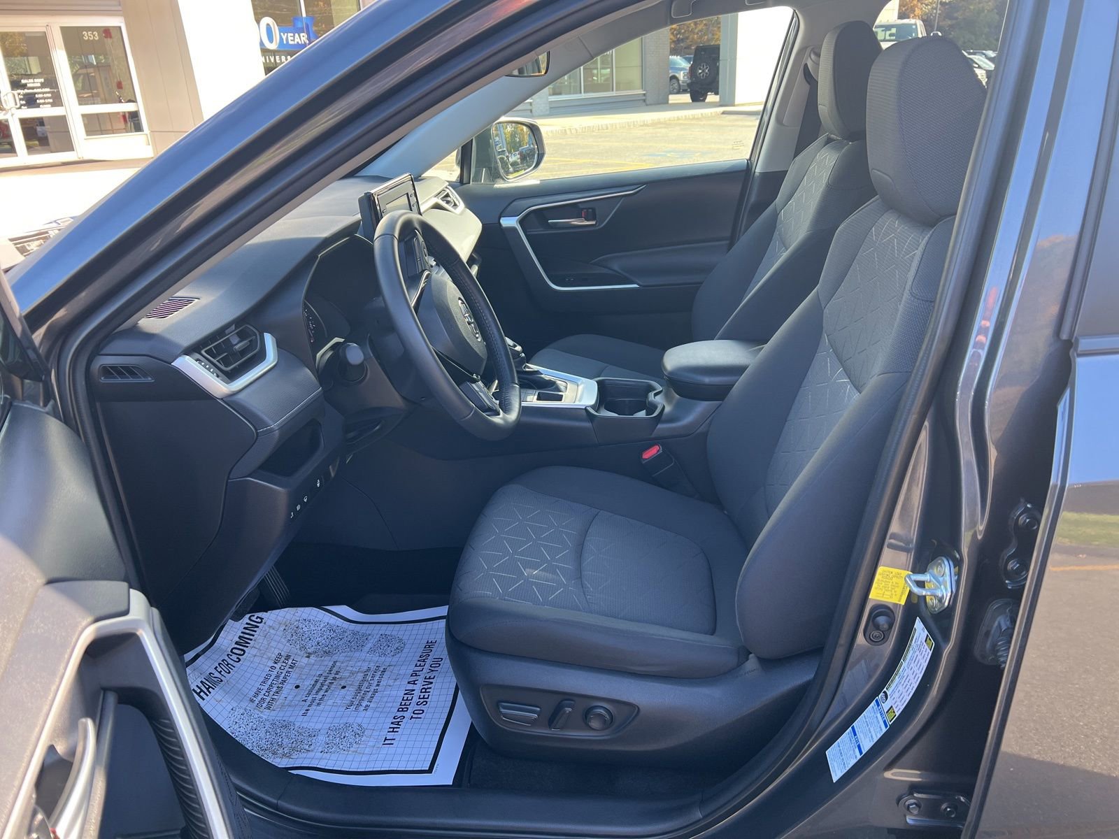 Used 2021 Toyota RAV4 XLE w/ XLE Grade Weather Package image 16