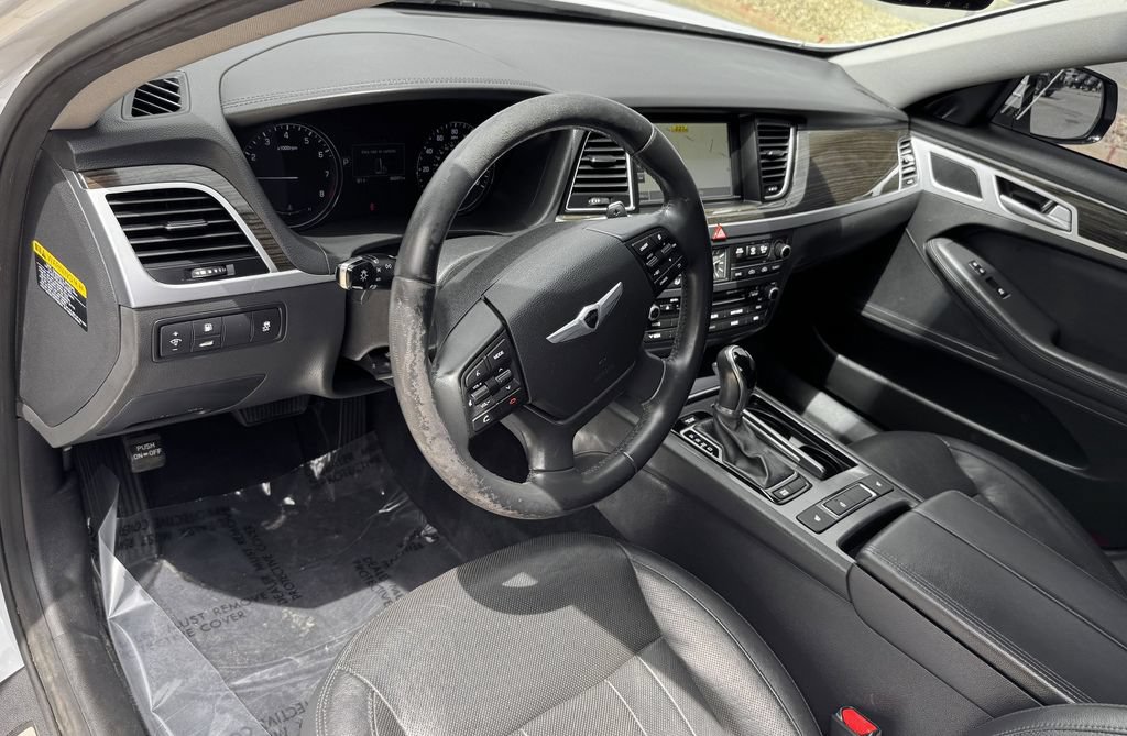 Used 2015 Hyundai Genesis 3.8 AWD/4WD image 15