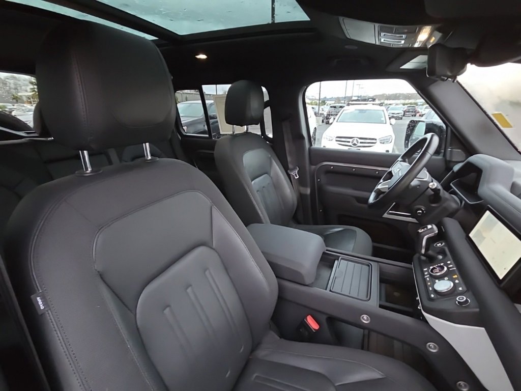 Used 2021 Land Rover Defender 110 SE image 21