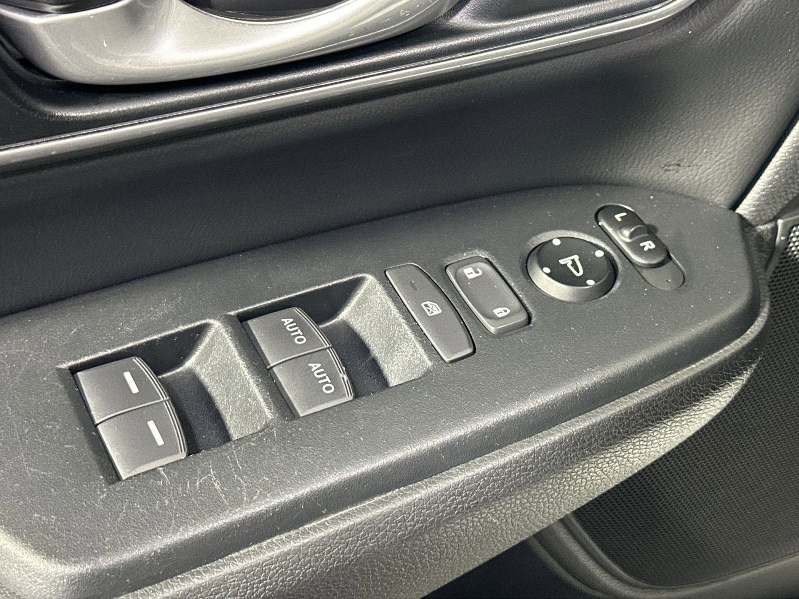 Used 2019 Honda CR-V EX-L image 17