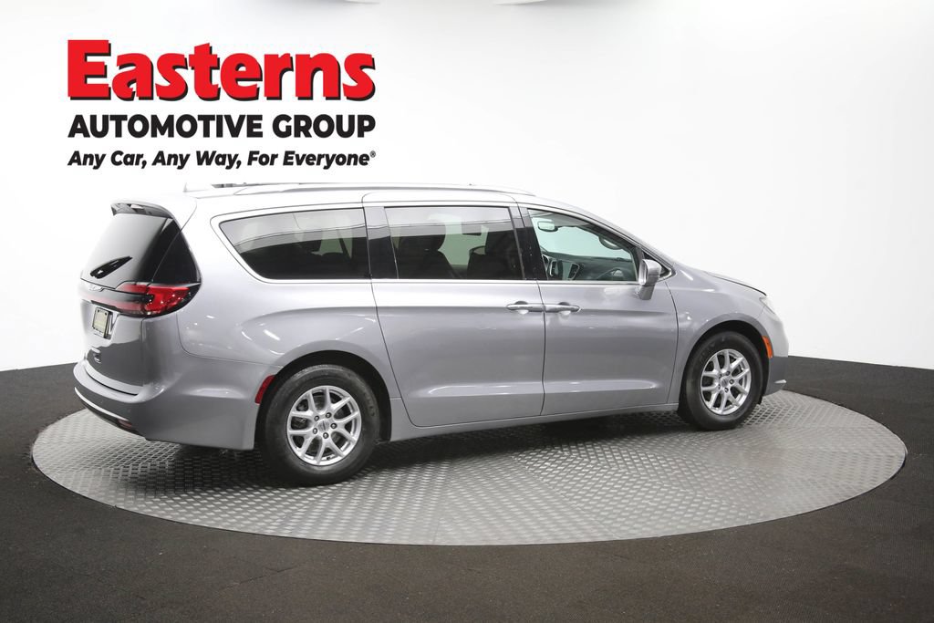 Used 2021 Chrysler Pacifica Touring-L FWD image 45