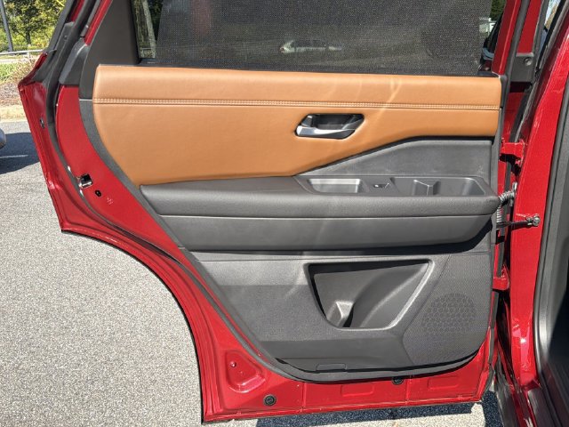 New 2026 Nissan Pathfinder Platinum AWD/4WD image 25