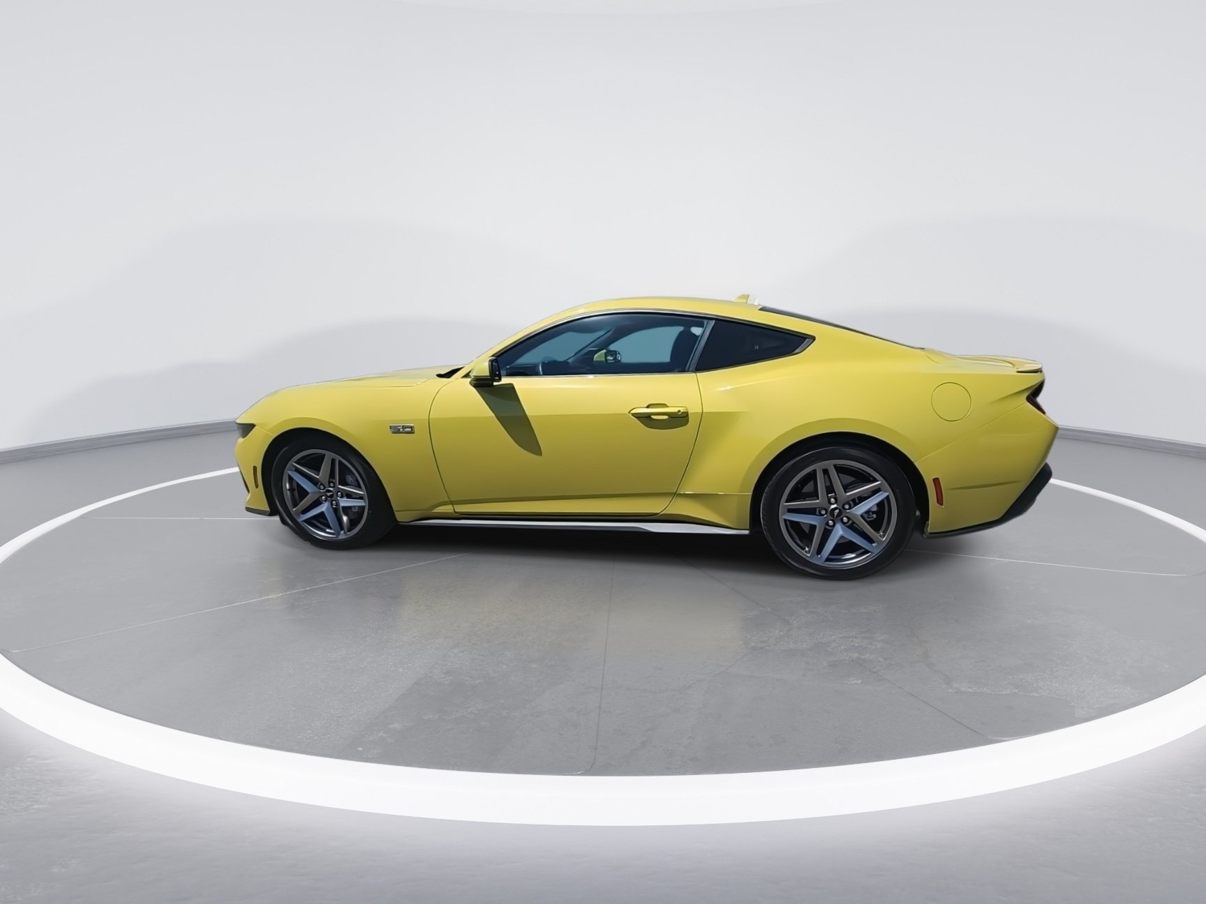 Used 2025 Ford Mustang GT RWD image 8