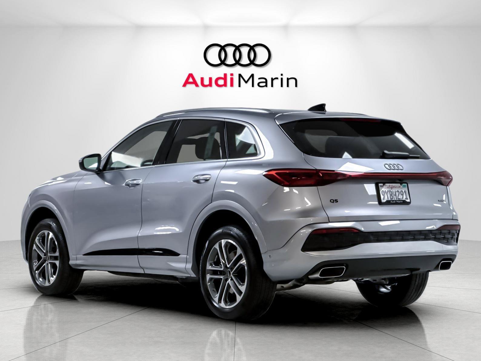 Certified 2025 Audi Q5 Premium w/ Convenience Package AWD/4WD image 3