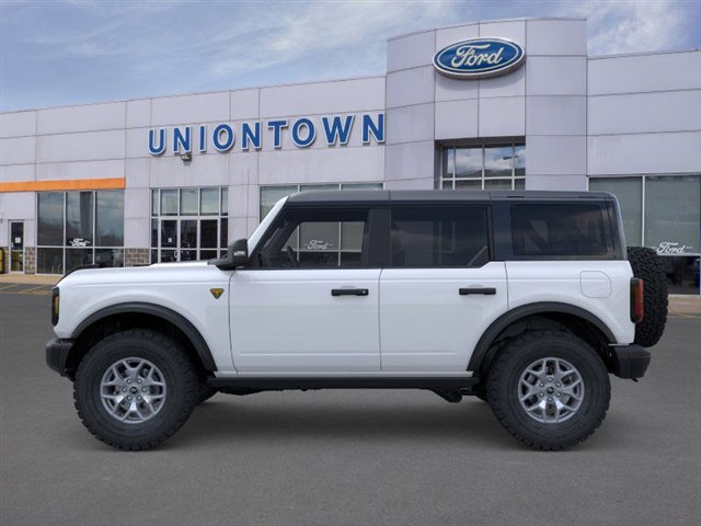 New 2025 Ford Bronco Badlands image 3