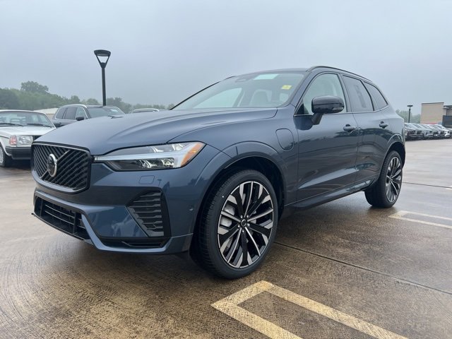 New 2026 Volvo XC60 T8 Ultra w/ Protection Package Premier image 3