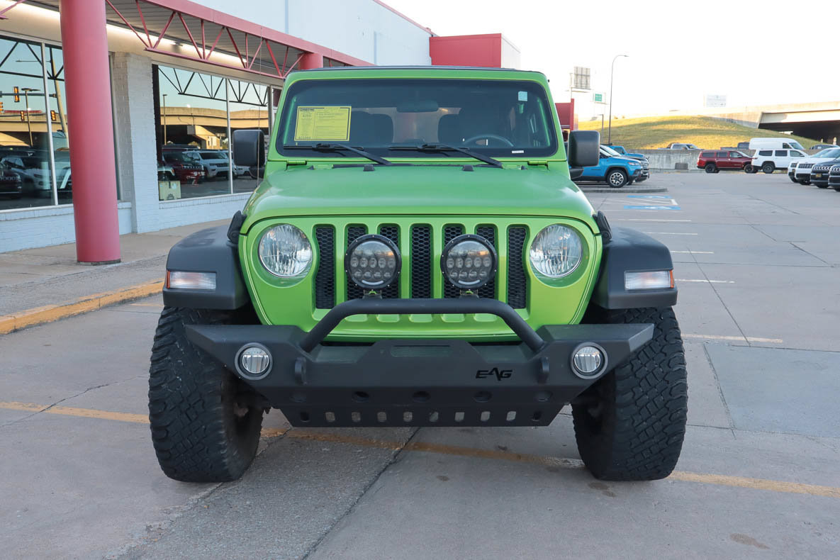 Used 2018 Jeep Wrangler Sport AWD/4WD image 3