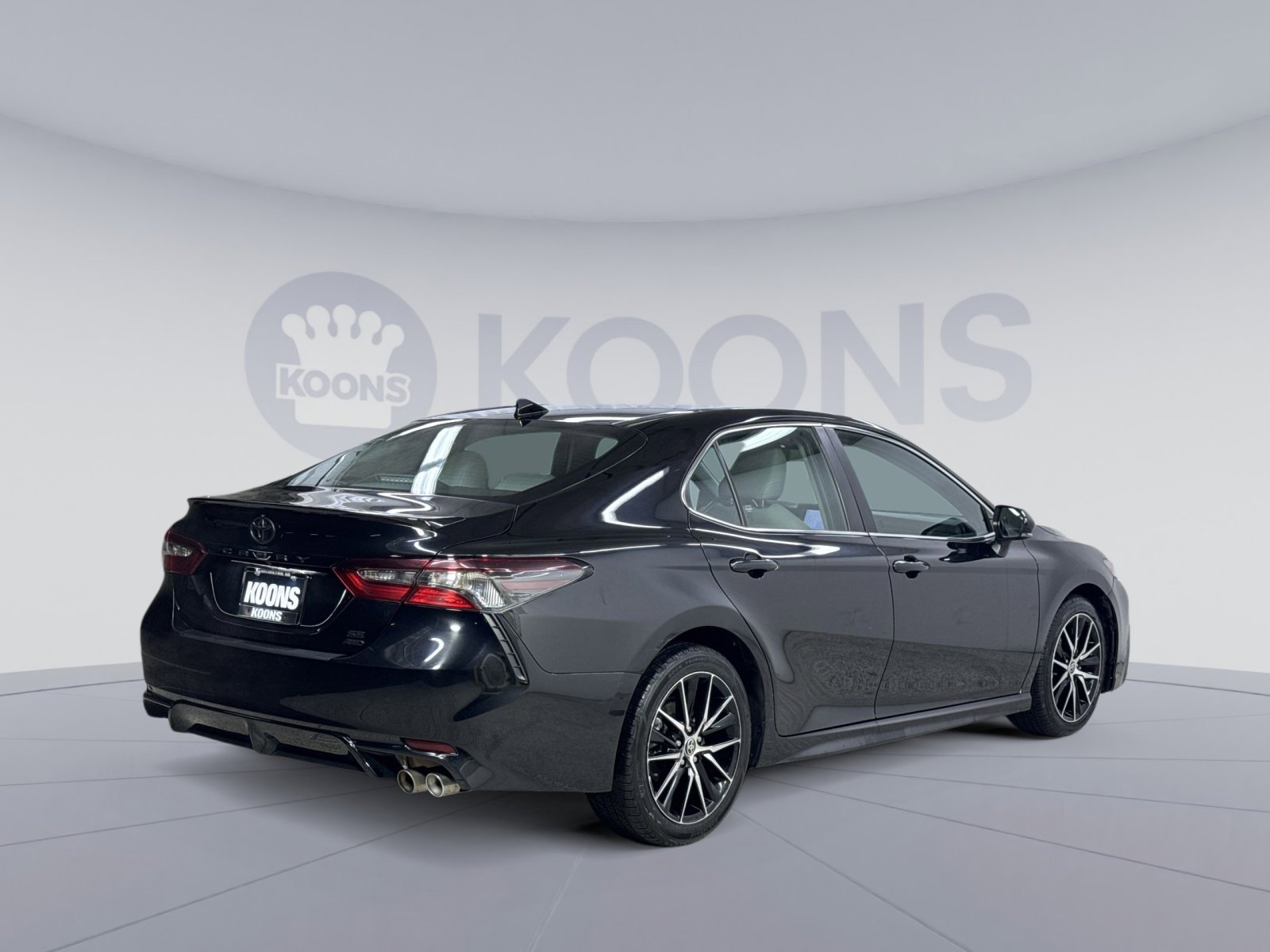 Used 2023 Toyota Camry SE image 12