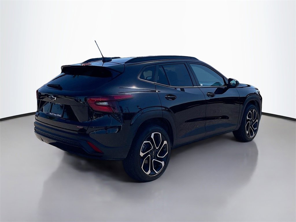 Used 2025 Chevrolet Trax RS w/ Driver Confidence Package image 7