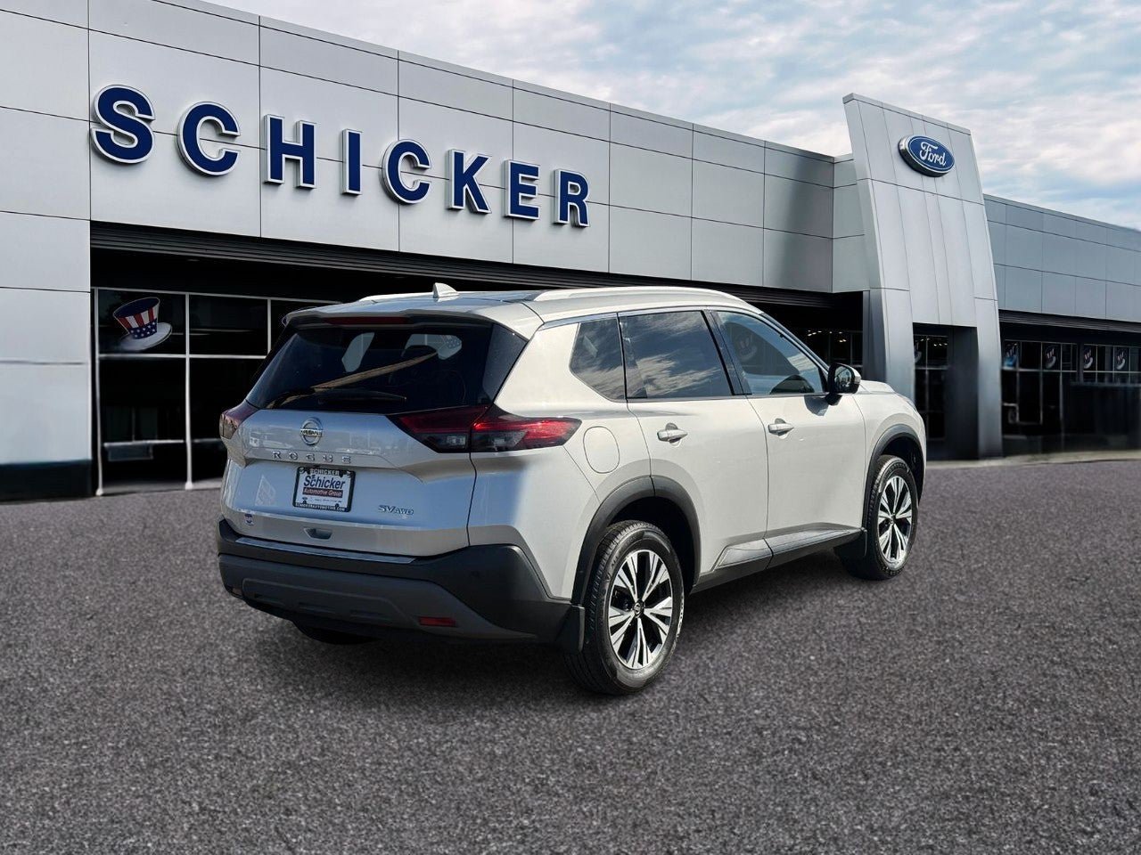 Used 2021 Nissan Rogue SV w/ Premium Package AWD/4WD image 2